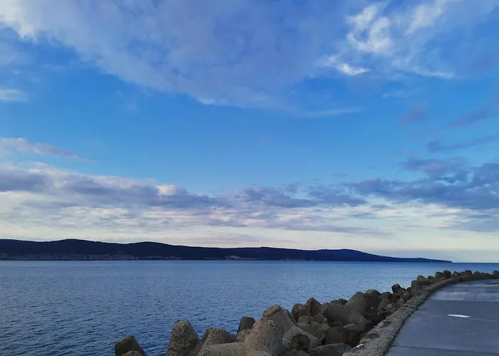 招待所 Guest Melsambria 4*