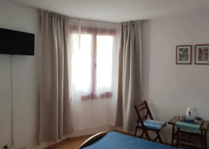 招待所 Guest Melsambria